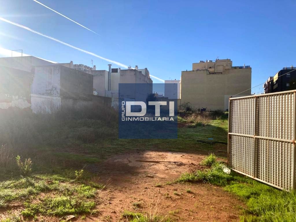 Terreno en Plaza Arahal, Dos Hermanas, Sevilla de 1619 m2