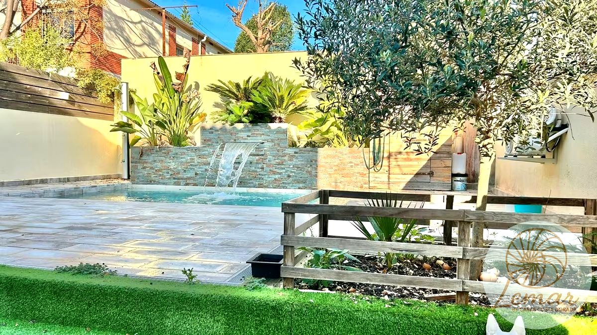 Casa / chalet en Avinguda 324, Castelldefels, Barcelona de 316 m2