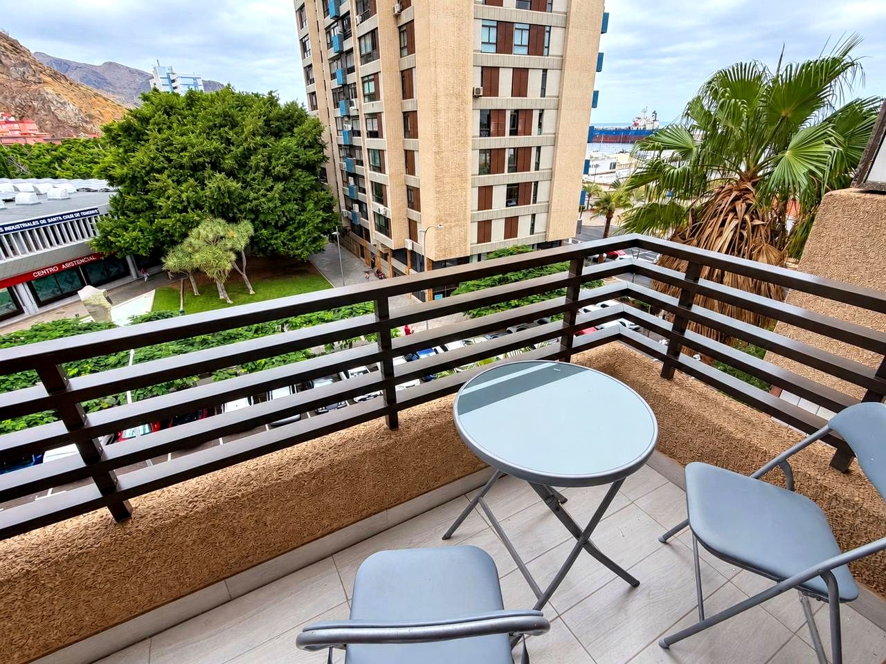 pisos en santa-cruz-de-tenerife · residencial-anaga 1500€