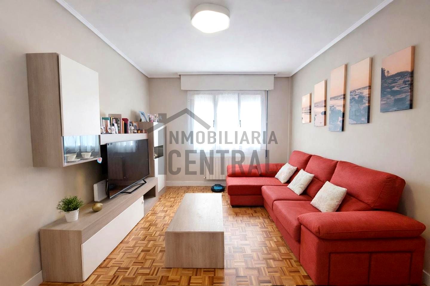 Flat in Antonio Guezala Margolariaren Kalea, Bilbao, Bizkaia of 76 m2