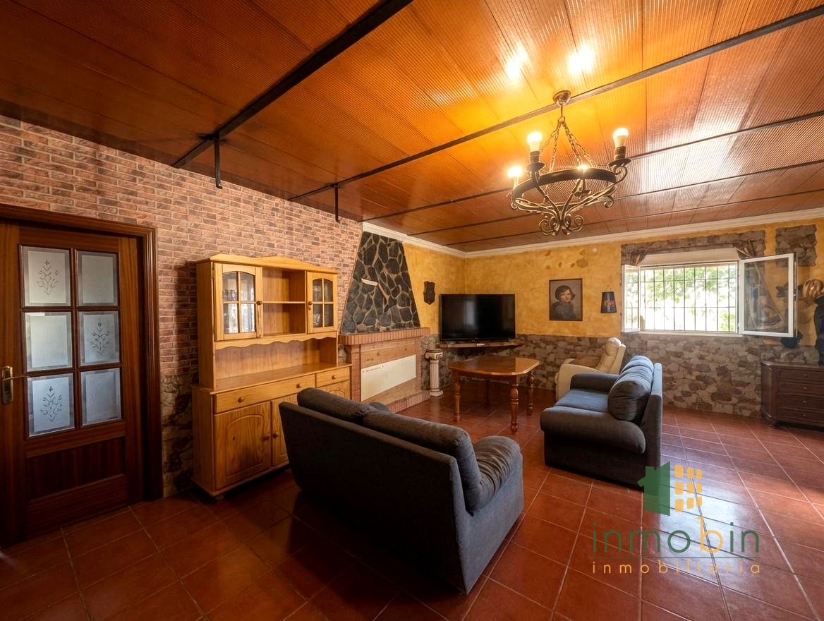 Casa rústica en Don Benito, Badajoz de 160 m2