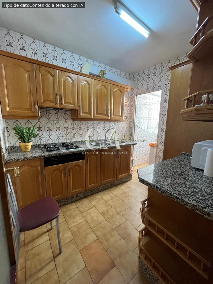 Piso en Calle Isaac Peral, Puente Genil, Córdoba de 90 m2