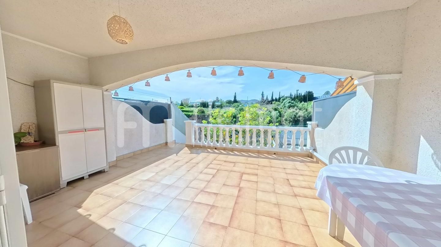 villas en santa-oliva · carrer-del-clavell-43710 295000€