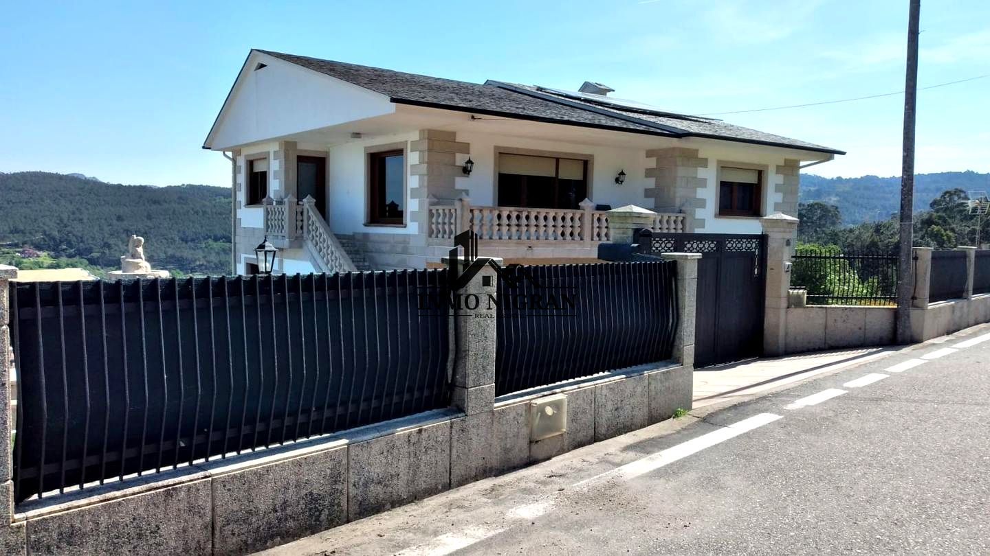 Casa / chalet en Estibada, A Estibada, Pontevedra de 265 m2