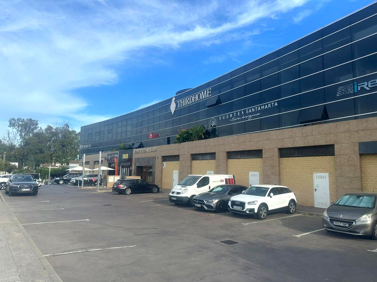 Oficina en Avenida Jábega, Estepona, Málaga de 137 m2