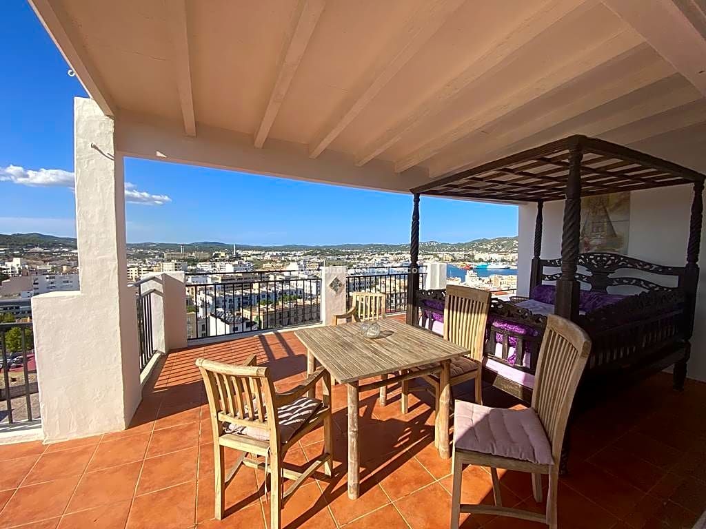 Penthouse with privileged views of Dalt Vila in Ibiza