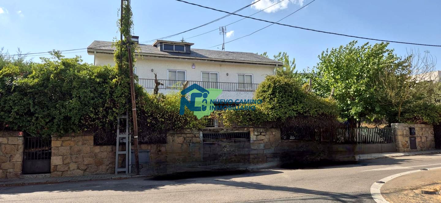 Casa / chalet en Calle Federico del Cerro, Torrelodones, Madrid de 398 m2
