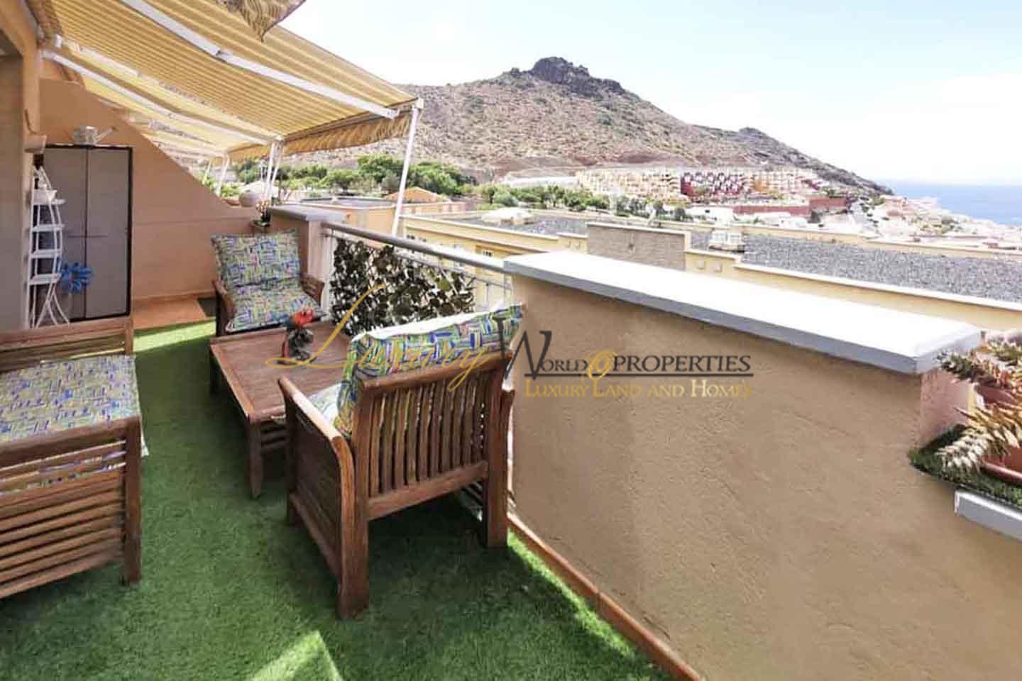 Flat in Calle Extremadura, Costa Adeje, Santa Cruz de Tenerife of 67 m2