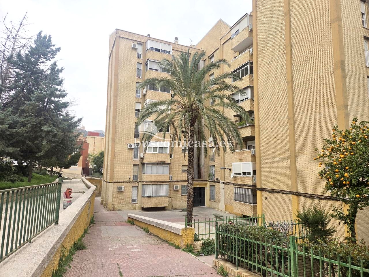 Piso en Ronda de los Derechos Humanos, Jaén, Jaén de 87 m2