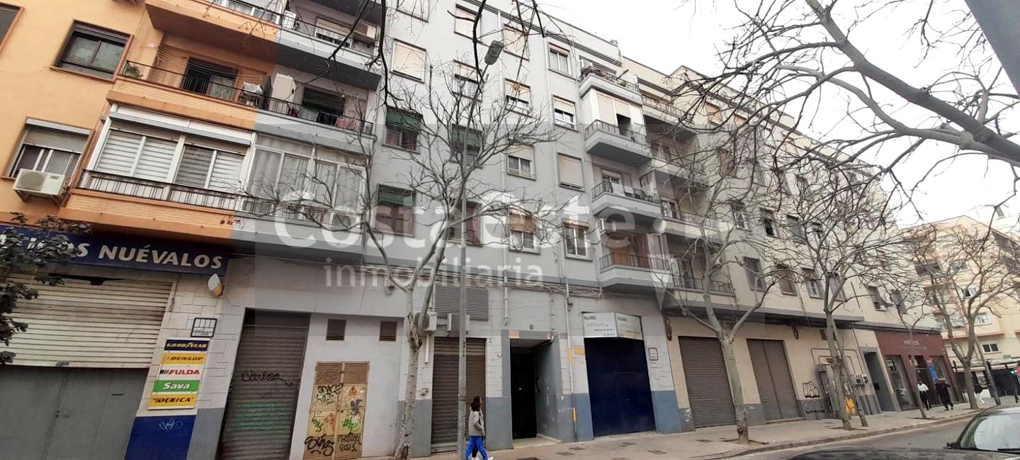 Flat in Carrer de Santiago Rusiñol, València, Valencia of 66 m2