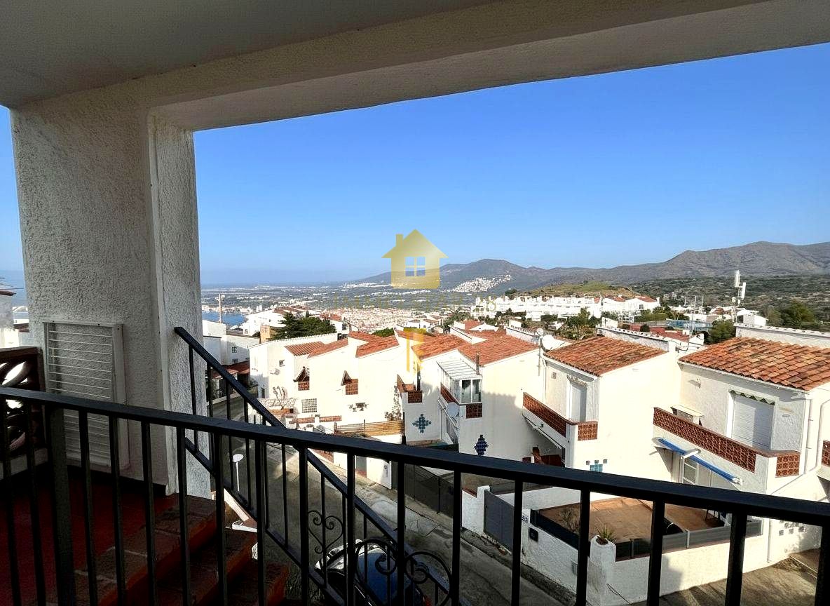 Flat in Carrer de la Pujada del Puig Rom, Roses, Girona of 40 m2