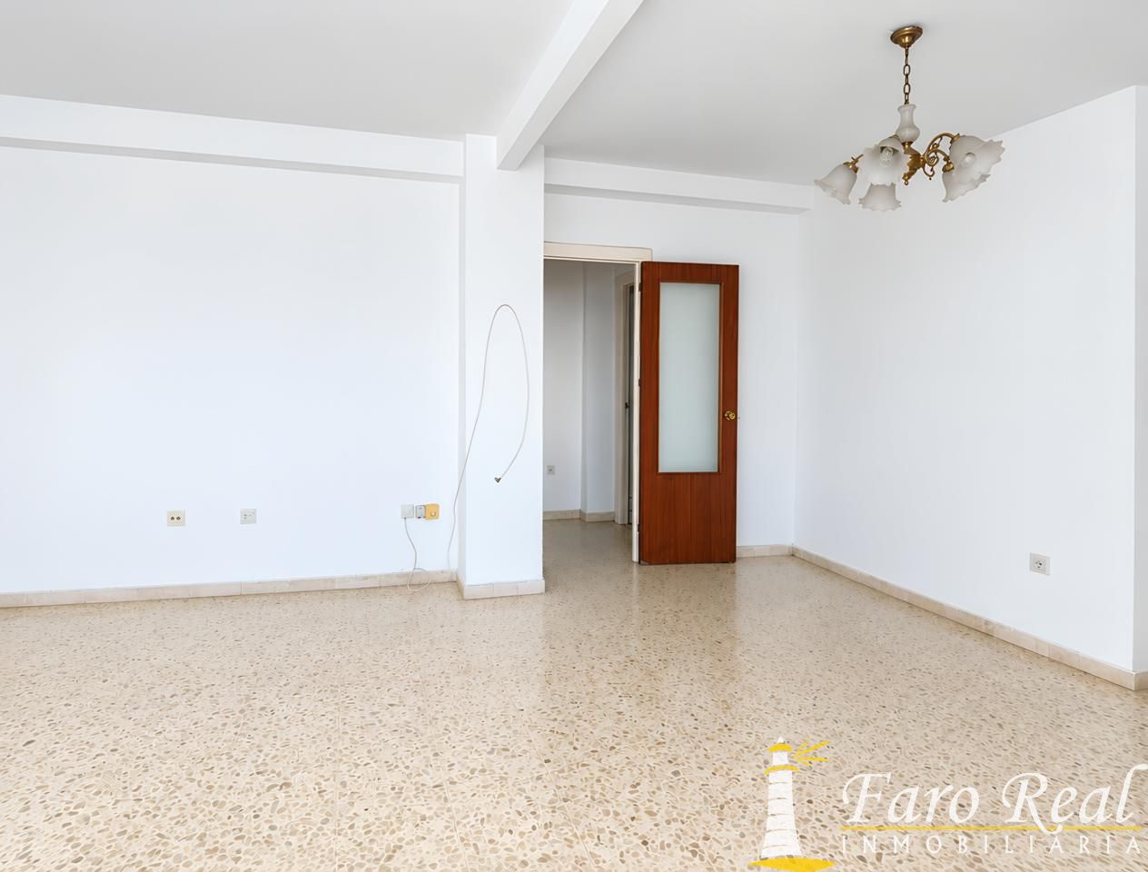 Piso en venta en zona centro - bajo de Guía 7