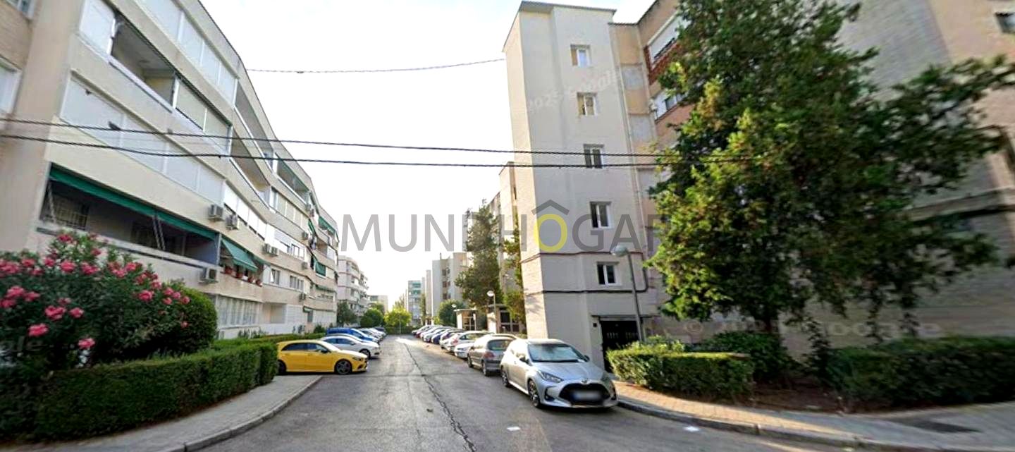 Flat in Calle Tucurinca, Madrid, Madrid of 78 m2
