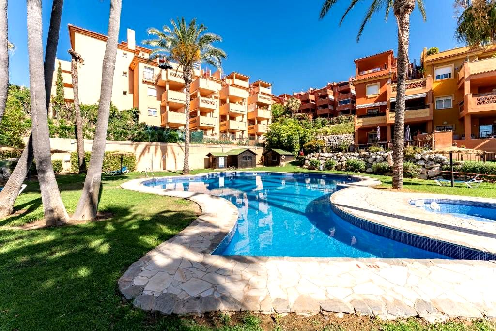 Piso en Avenida Aljaima, Marbella, Málaga de 168 m2