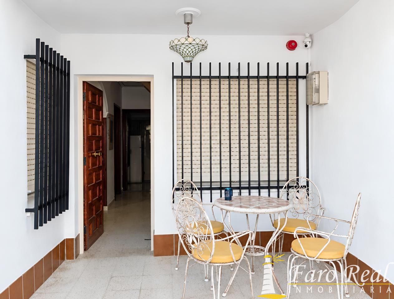 Unifamiliar con patio en zona Mazacote