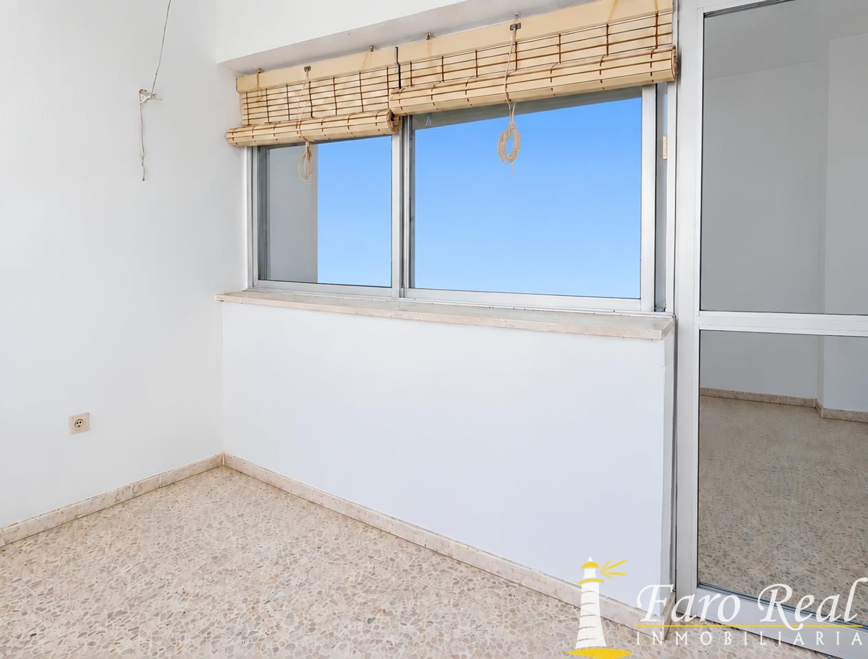 Piso en venta en zona centro - bajo de Guía 2