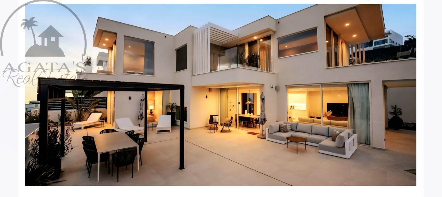Villa in Costa Adeje - view 1