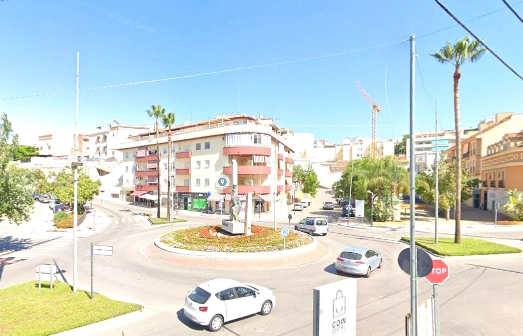 Terreno en Calle Julio Romero de Torres, Coín, Málaga de 3813 m2