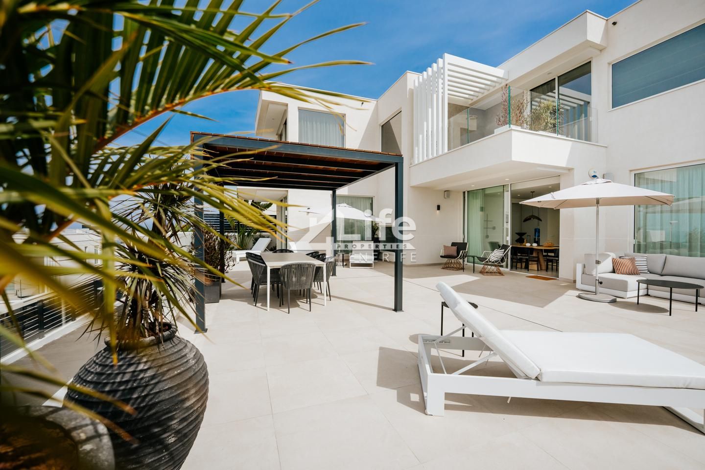 Casa / chalet en Calle Luxemburgo, Costa Adeje, Santa Cruz de Tenerife de 315 m2