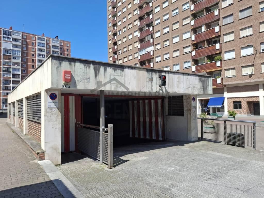 Plaza de parking en Celestino María del Arenal Plaza, Bilbao, Bizkaia de 12 m2