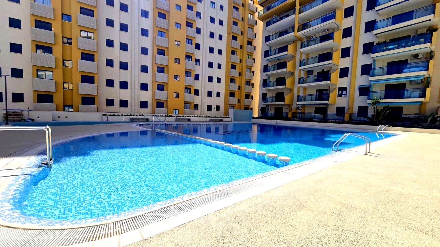 Piso en Avinguda del Nord, PLAYA DE GANDIA, Valencia de 150 m2