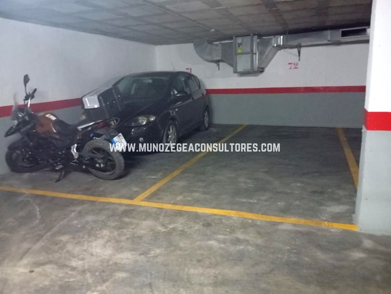 Plaza de parking en Calle Mires, Lucena, Córdoba de 15 m2