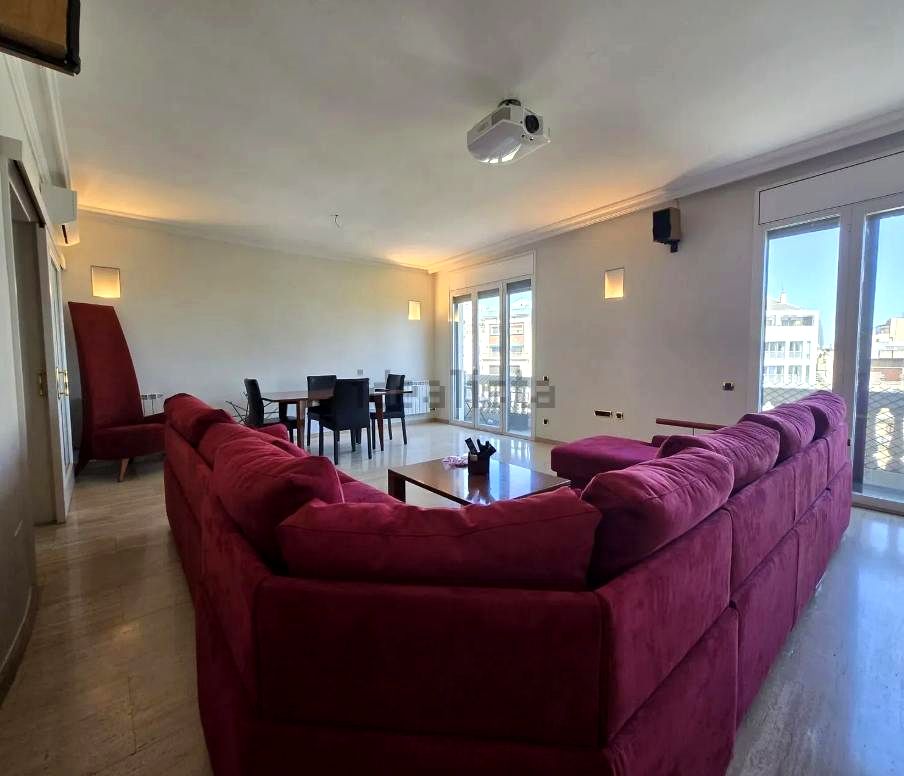 Piso · Barcelona · 5 hab.