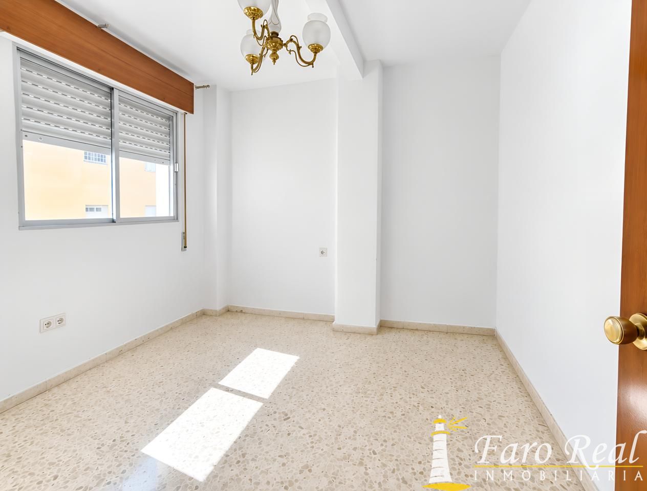 Piso en venta en zona centro - bajo de Guía 6
