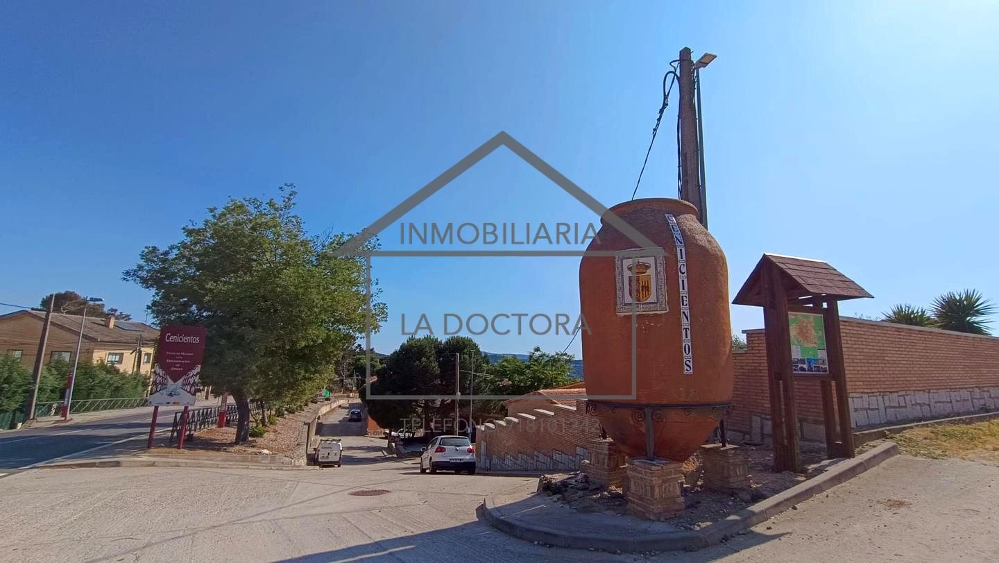Casa / chalet en Cenicientos, Madrid de 112 m2
