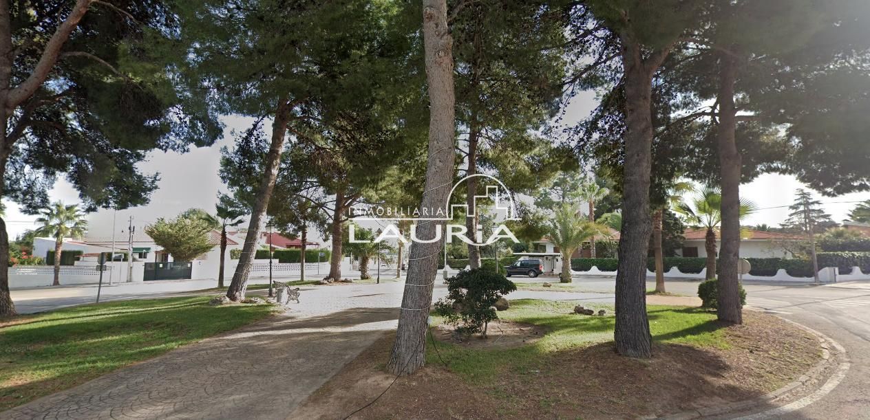 Casa / chalet en Calle de los Magnolios, Chiva, Valencia de 371 m2