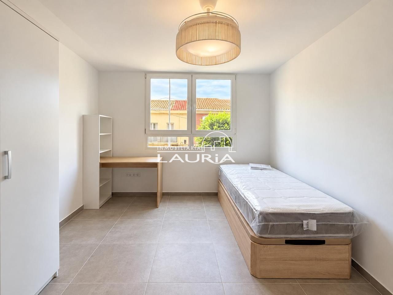 Piso en Calle Valencia, Burjasot, Valencia de 77 m2