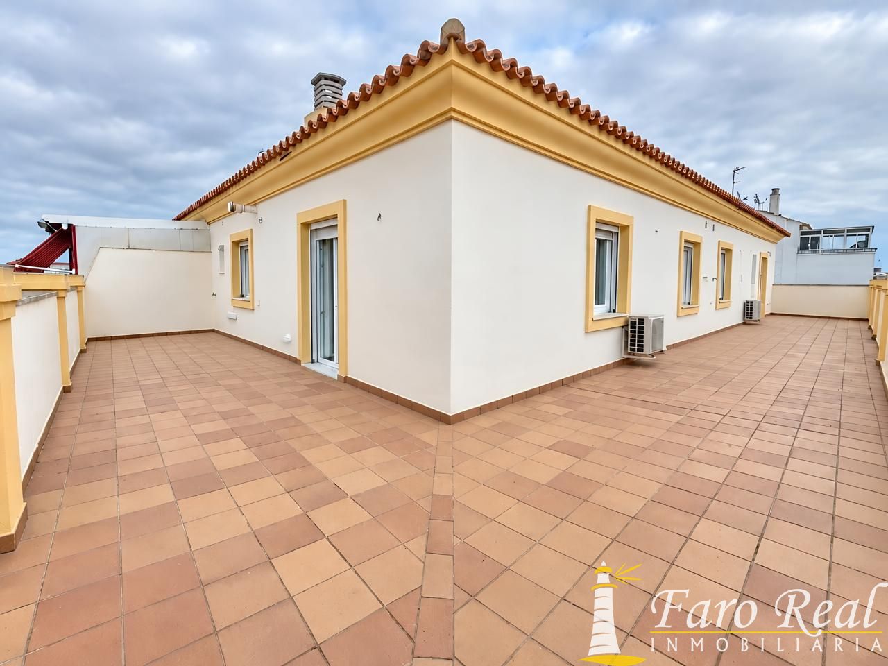 Piso en alquiler anual zona El Barrio