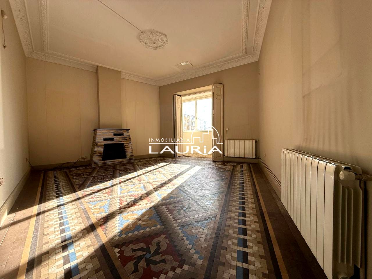 Oficina en Plaça de la Porta de la Mar, València, Valencia de 215 m2