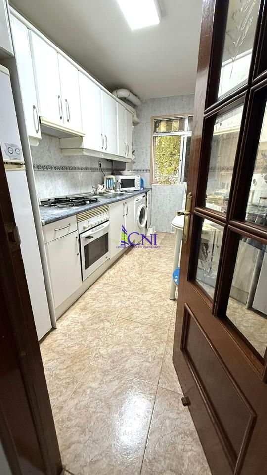 Piso en Calle de Puentelarra, Madrid, Madrid de 80 m2