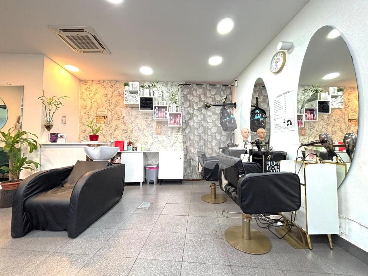 PELUQUERIA EN TRASPASO EN CIUDAD LINEAL MADRID