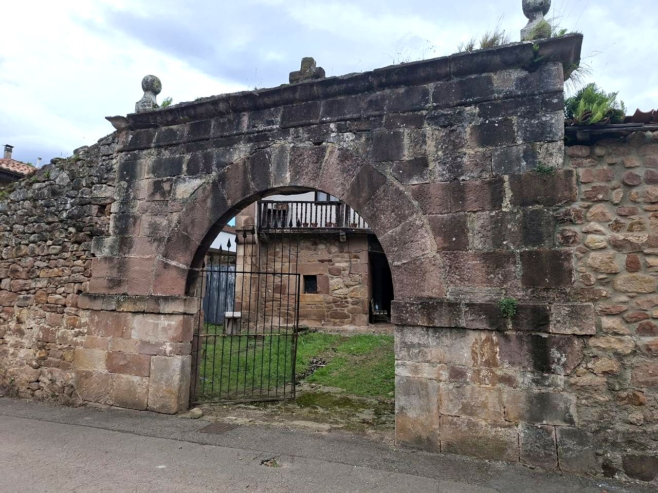Casa rústica en Santibáñez, Cabezón de la Sal, Cantabria de 450 m2