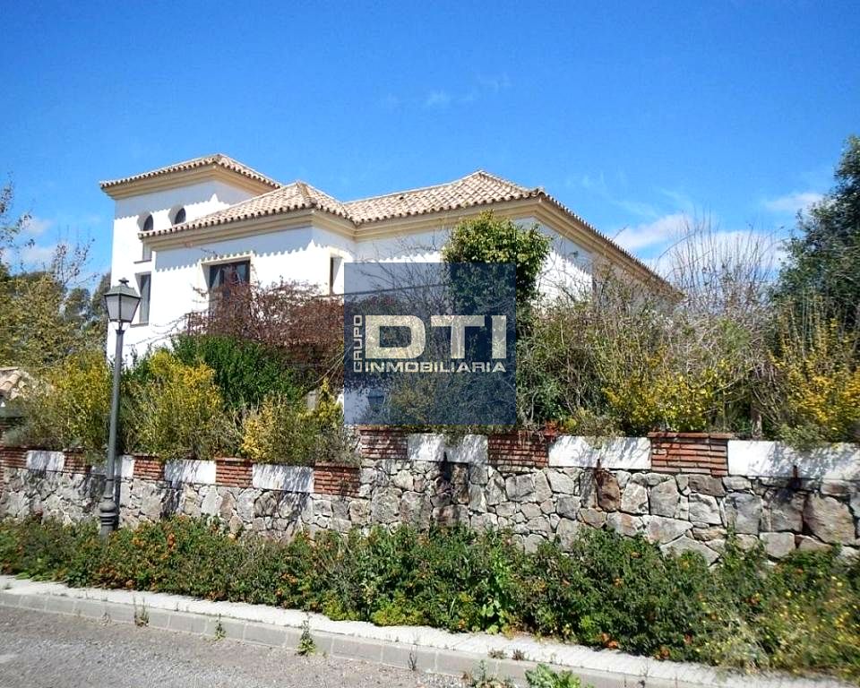 Casa / chalet en Urbanización las Alondras, Benalup-Casas Viejas, Cádiz de 408 m2