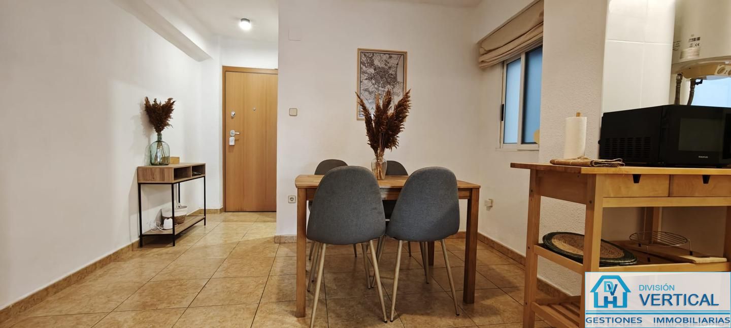 Flat in Carrer de Conchita Piquer, València, Valencia of 52 m2