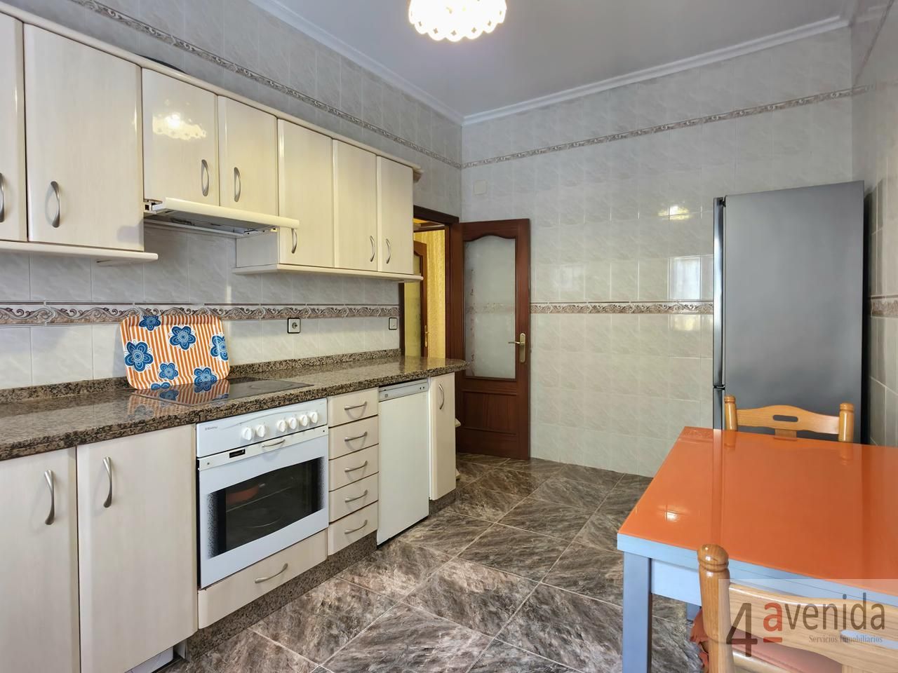 Piso en Calle de la Estacion 20, Moreda, Asturias de 71 m2