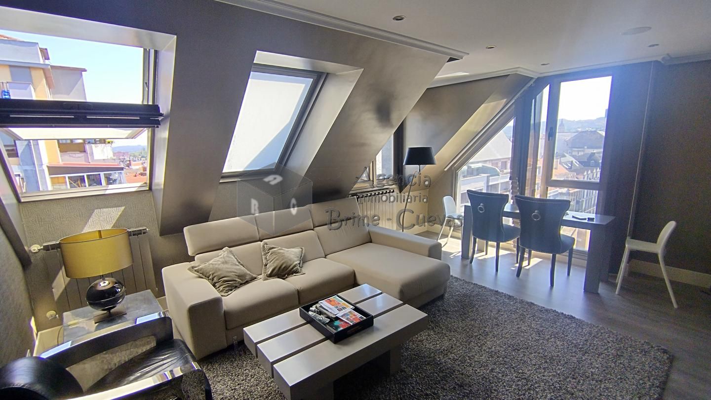 Piso en Calle Uría, Oviedo, Asturias de 94 m2