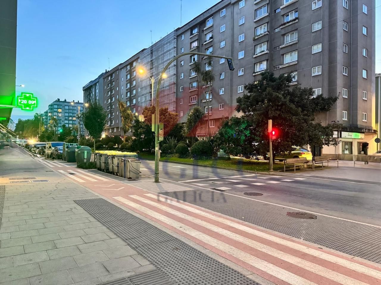 Local en Avenida de Arteixo, A Coruña, La Coruña de 100 m2
