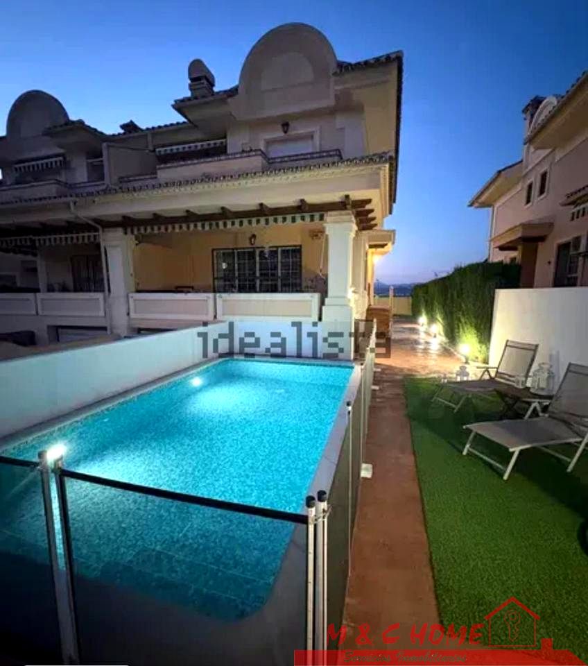 Casa / chalet en Alhaurín de la Torre, Málaga de 270 m2