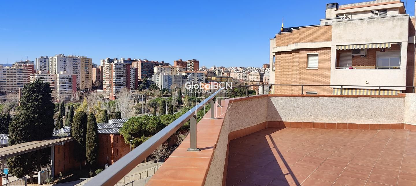 Edificio en Carrer Sant Francesc Xavier, L'Hospitalet de Llobregat, Barcelona de 282 m2