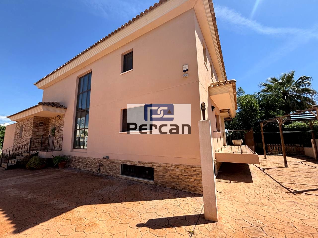 Casa / chalet en Avinguda de Cova del Llop Marí, El Campello, Alicante de 400 m2