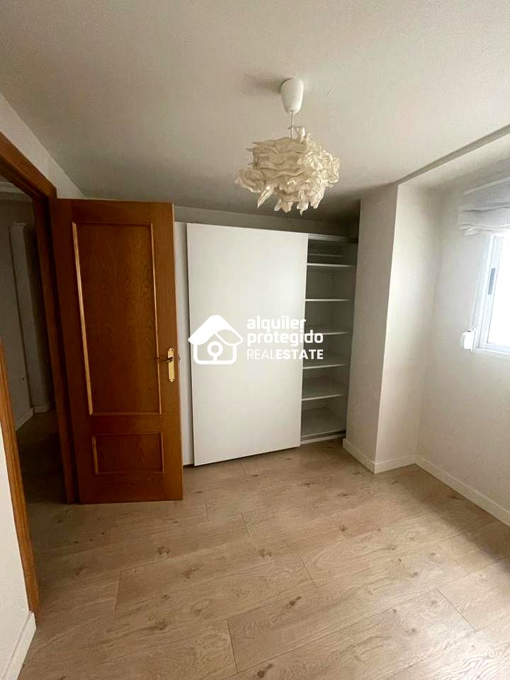 pisos en alicante-(alacant) · centro 1400€