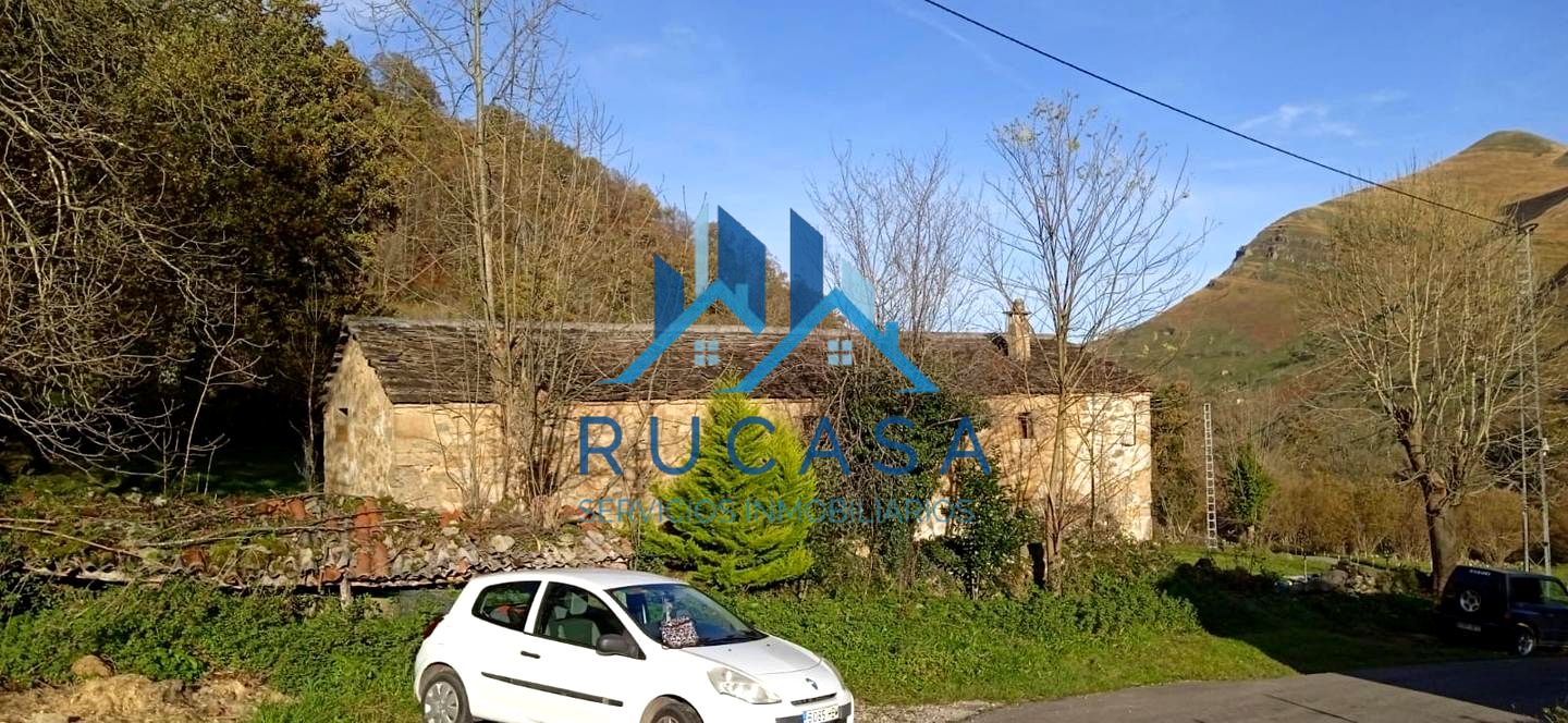 Casa rústica en Barrio la Concha, San Roque de Riomiera, Cantabria de 244 m2