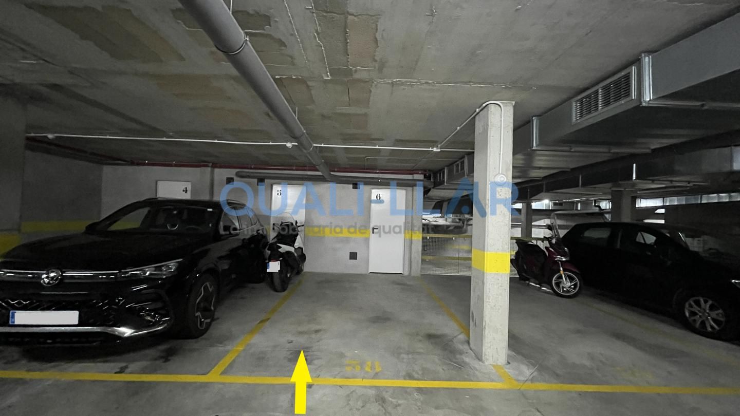 Plaza de parking en Carrer d'Eugeni d'Ors, Sant Feliu de Llobregat, Barcelona de 38 m2
