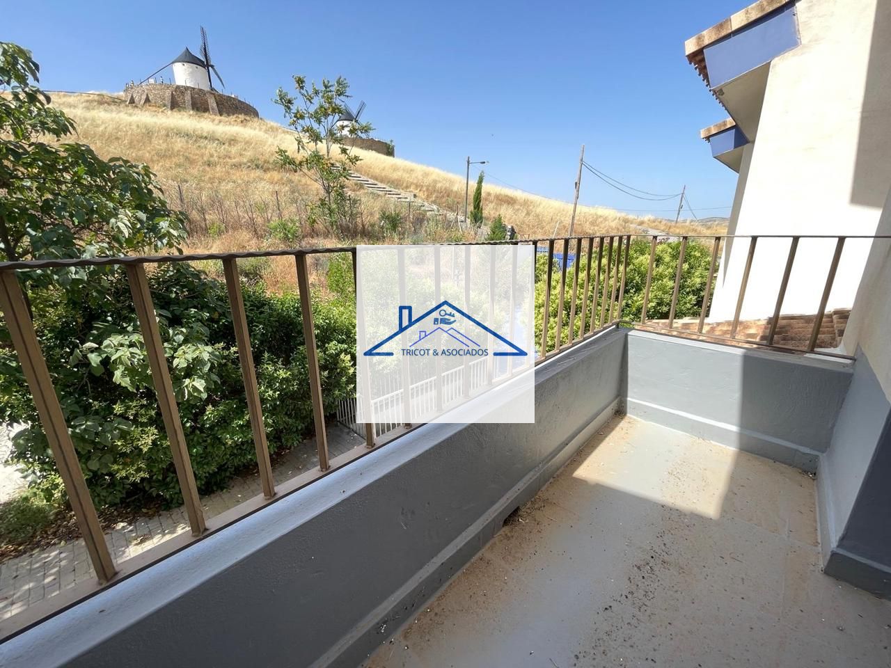 Villa in Calle Baylios, Consuegra, Toledo of 240 m2