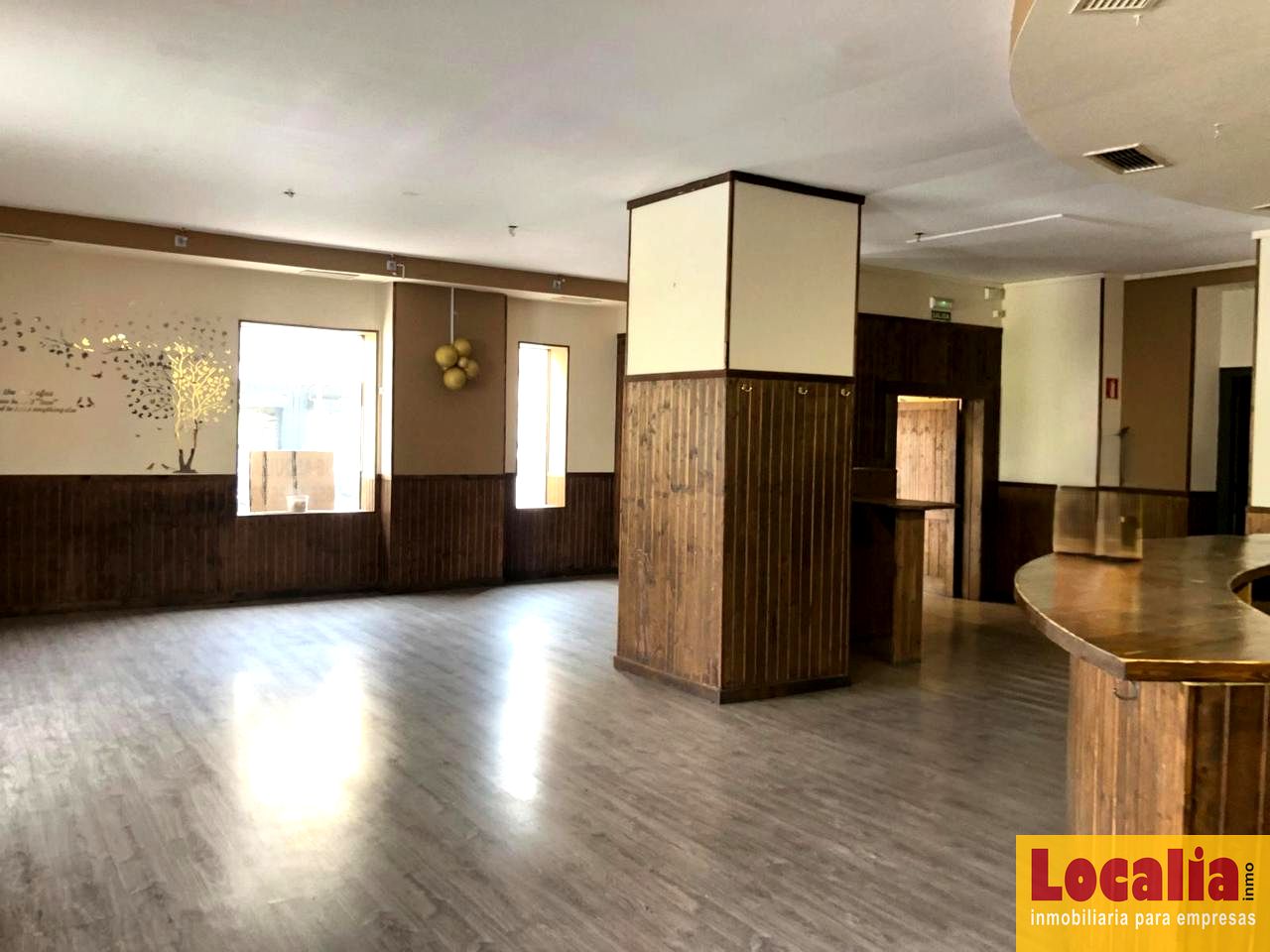 Local en Torrelavega, Cantabria de 190 m2