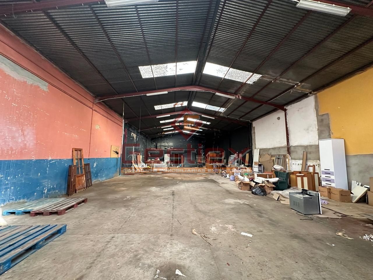 Nave industrial en Almendralejo, Badajoz de 364 m2